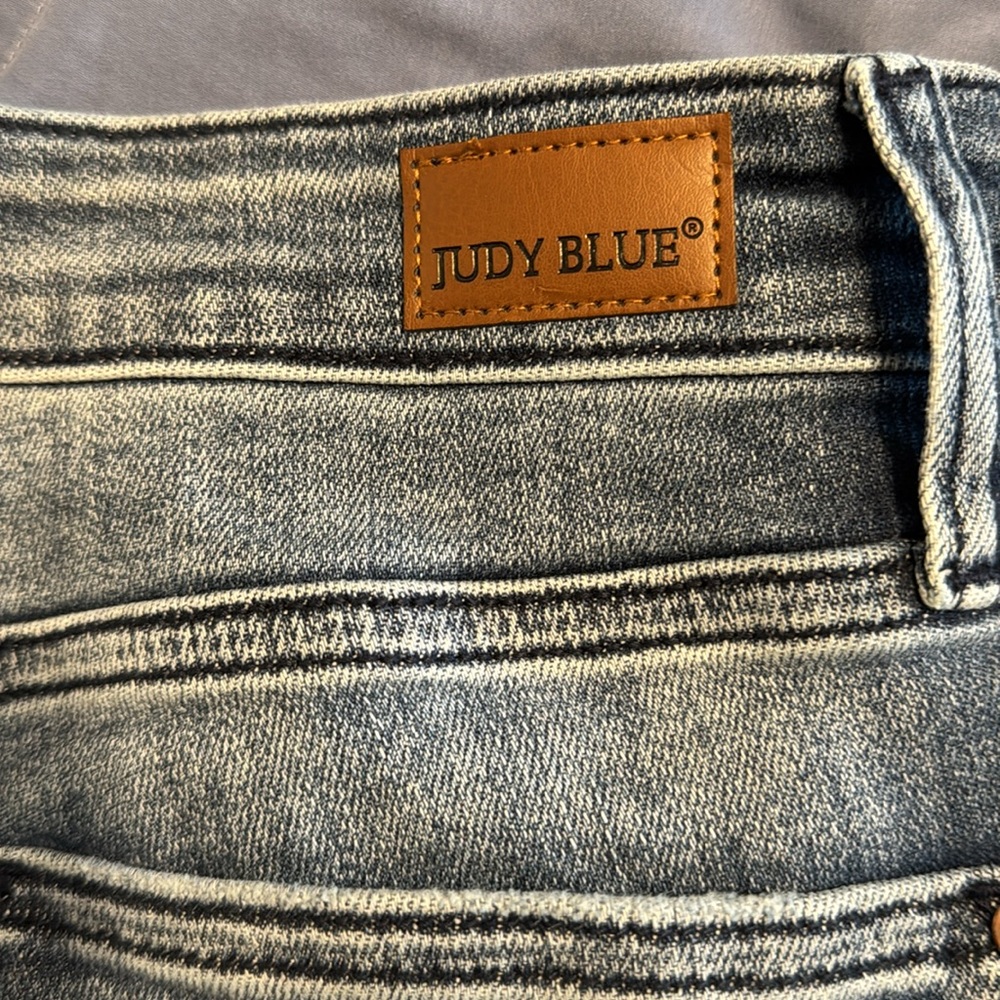 Judy Blue Jeans - Picture 4 of 6